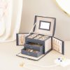 SONGMICS Hordozható Ékszertartó Doboz Szürke Műbőr Tükörrel és Zárral