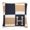 King Home Paris Home Geometrikus Díszpárna Tengerészkék-Bézs H-mintával